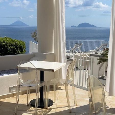 'A Alera Room & Breakfast Malfa  Exterior foto