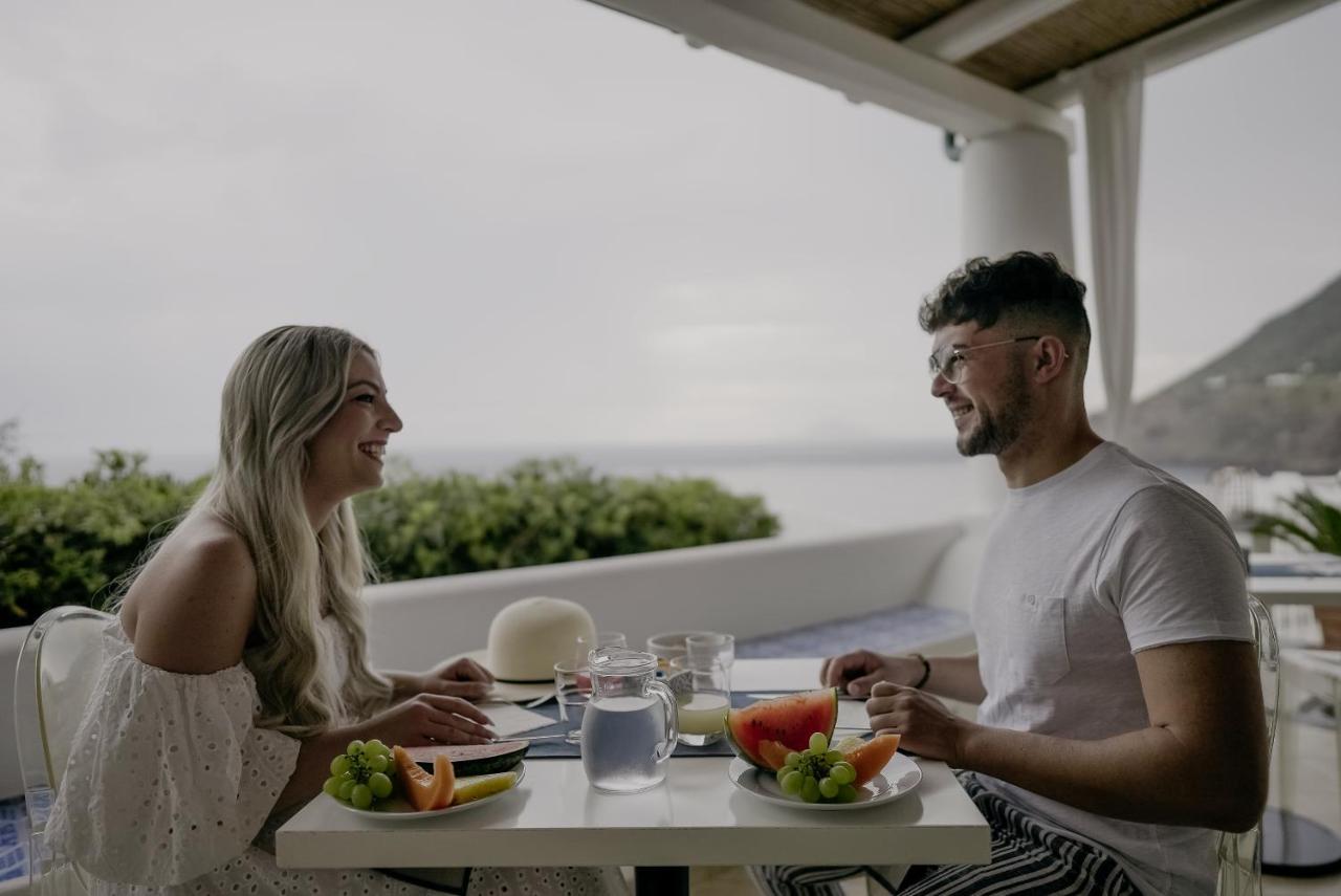 'A Alera Room & Breakfast Malfa  Exterior foto
