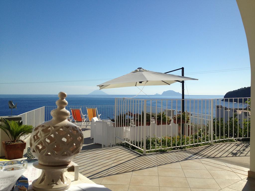 'A Alera Room & Breakfast Malfa  Exterior foto