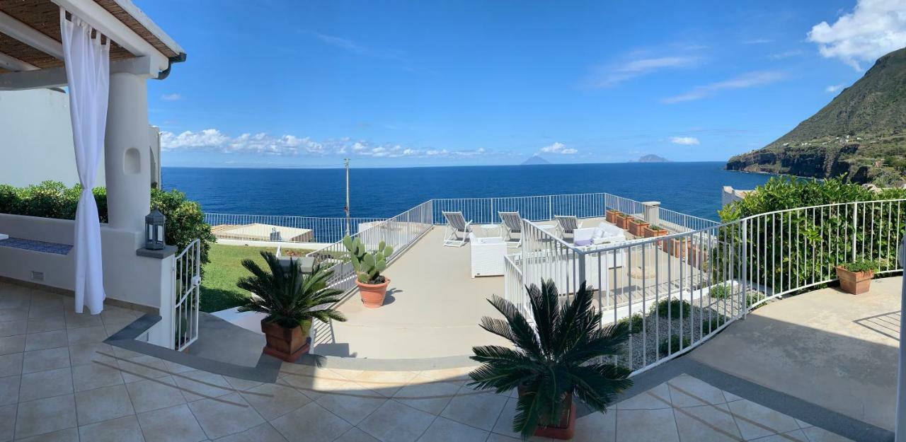 'A Alera Room & Breakfast Malfa  Exterior foto