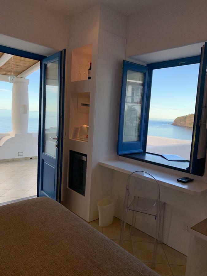 'A Alera Room & Breakfast Malfa  Exterior foto